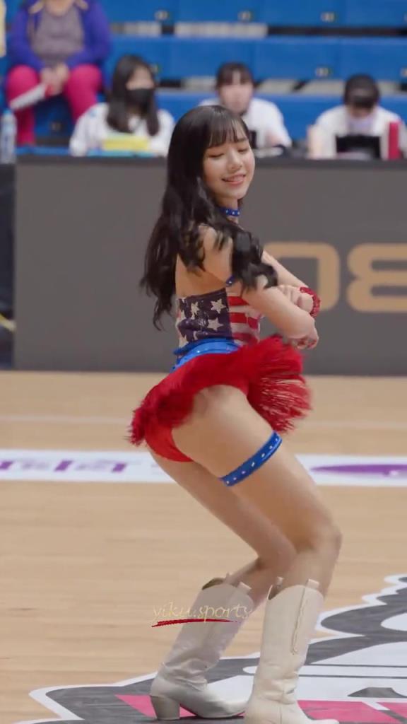 最好的啦啦隊(duì)小姐姐！自信，健康充滿活力！